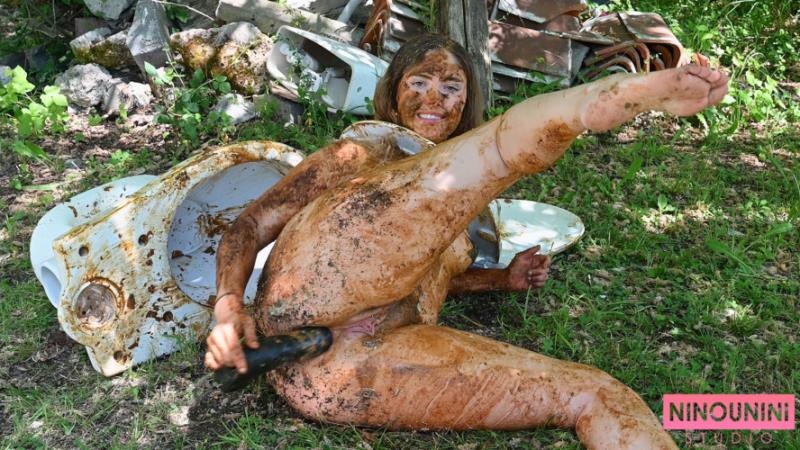REAL HUMAN PUBLIC TOILET EATS SHIT (ENG SUBS) - Ninounini (2025 | UltraHD/4K)