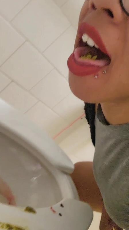 UniElla Public bathroom solo play - DaddyUni21 (2025 | SD)