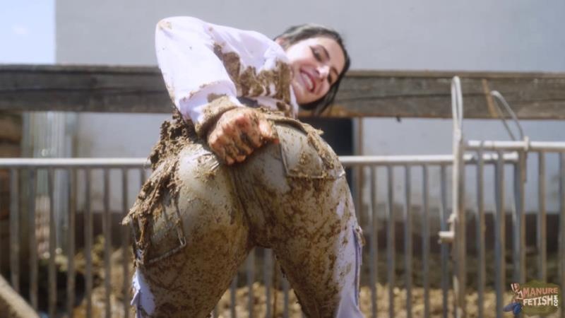 Going Crazy In Pigshit - Kaitlyn Katsaros (2025 | FullHD)