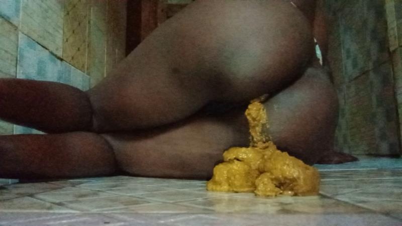 Side pooping and smearing - PrettyEbonies (2026 | FullHD)