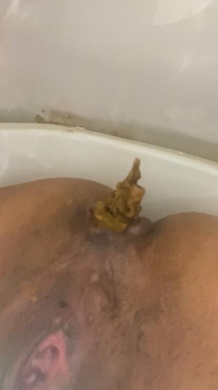 IN PAJAMAS AND SHITTING IN CLOSEUP - ANOOK84 (2026 | SD)